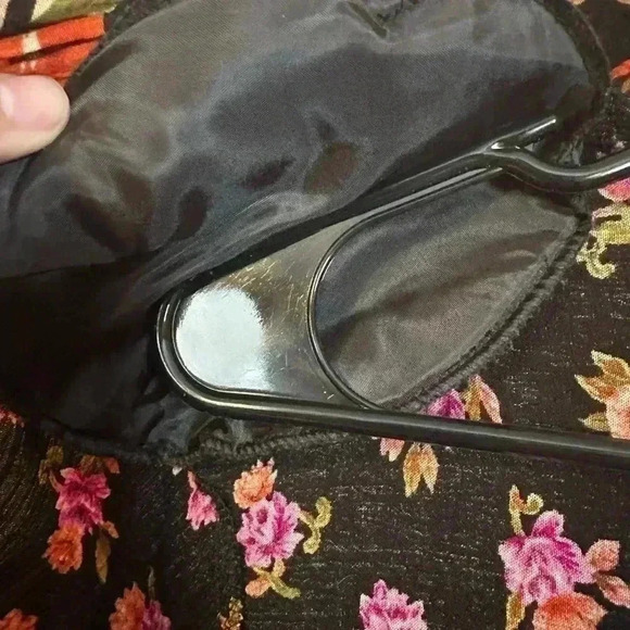 SK & Company woman’s button up blouse size small with shoulder pads - Picture 8 of 8